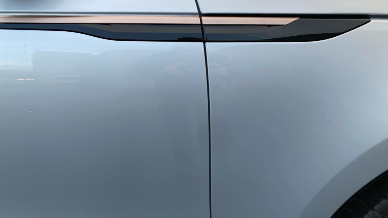 Land Rover Range Rover Velar 2.0 D200 R-Dynamic SE 5dr Auto Diesel Estate